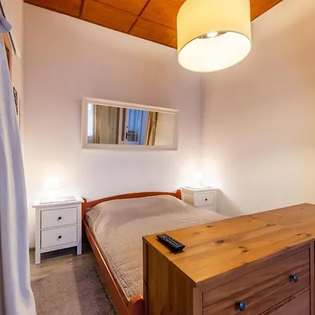 Cosy Victus Near The Train Station By Renters Sopot